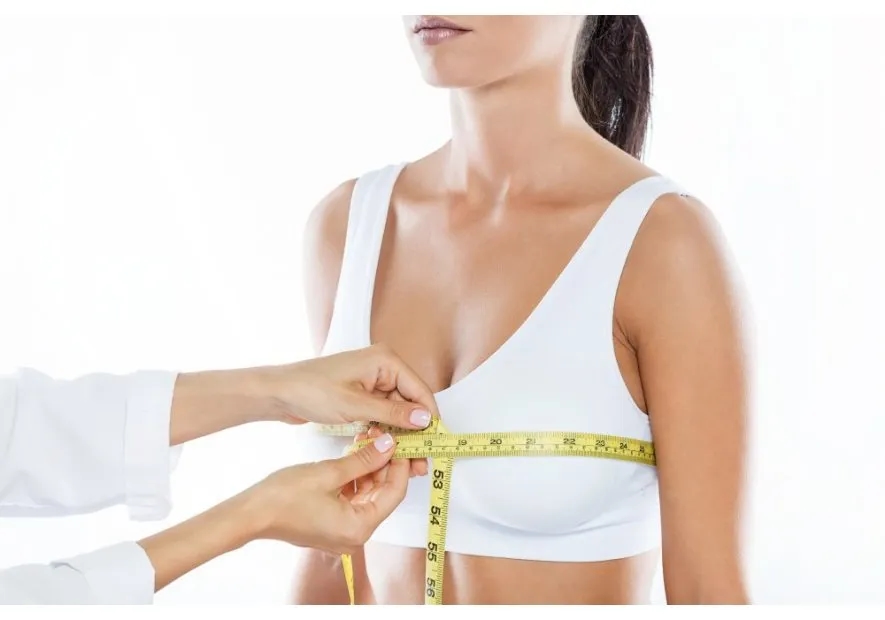 Zmniejszenie biustu NFZ: ile się czeka na operację i co wpływa na czas?